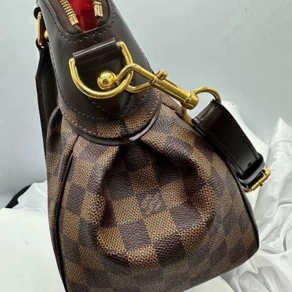 Pre-Loved Louis Vuitton Damier Ebene Trevi PM - Picture 3 of 9